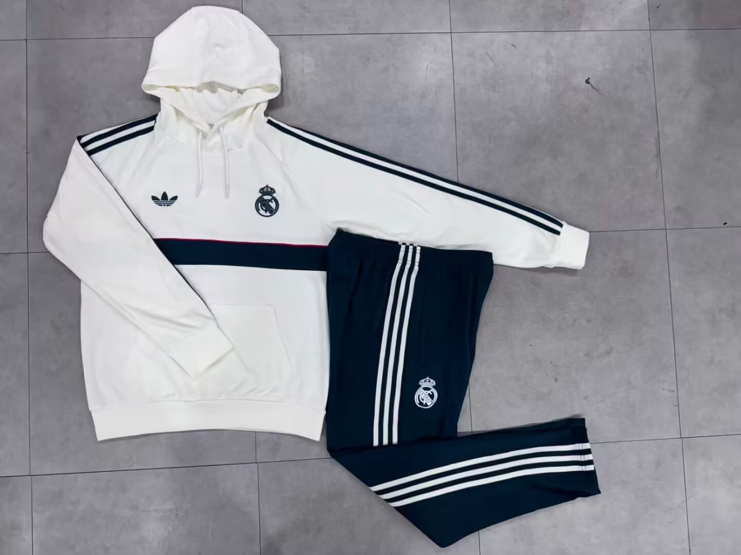 AAA Quality Real Madrid 26/27 Hoodie Tracksuit - White/Black